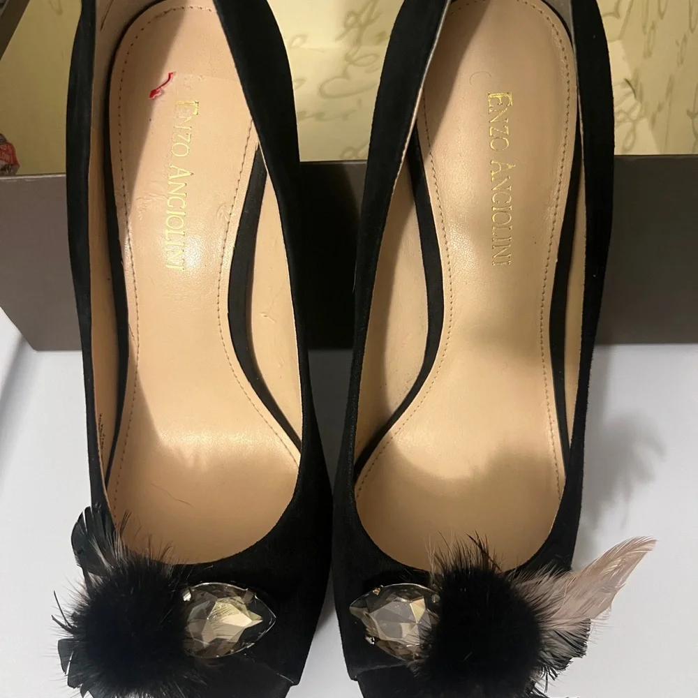 Enzo Angiolini Black Suede Embellished Pumps • Feather & Crystal • Size 8M